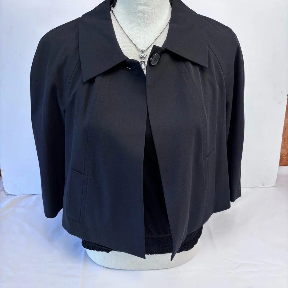 Apt. 9 Black Blazer with Classic Collar and 3/4 Sleeves Cropped Cape Style. Nice